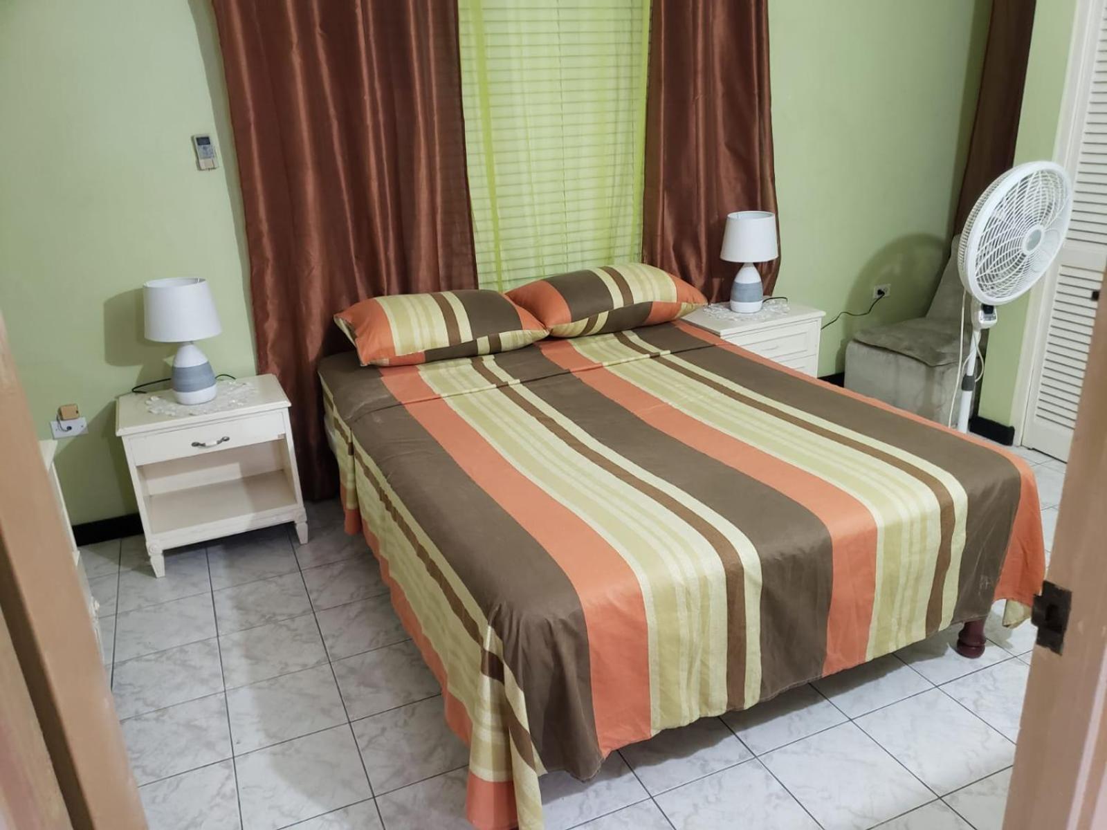 Finest Accommodation Renfrew Place 4-12 Renfrew Rd 2 Bedroom 2 Bat Apt # 15 New Kinston Jamaica Kingston Exterior foto